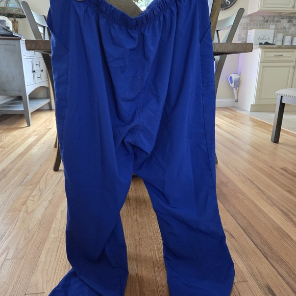 Nursing Scrubs *NEW* - Picture 4 of 4